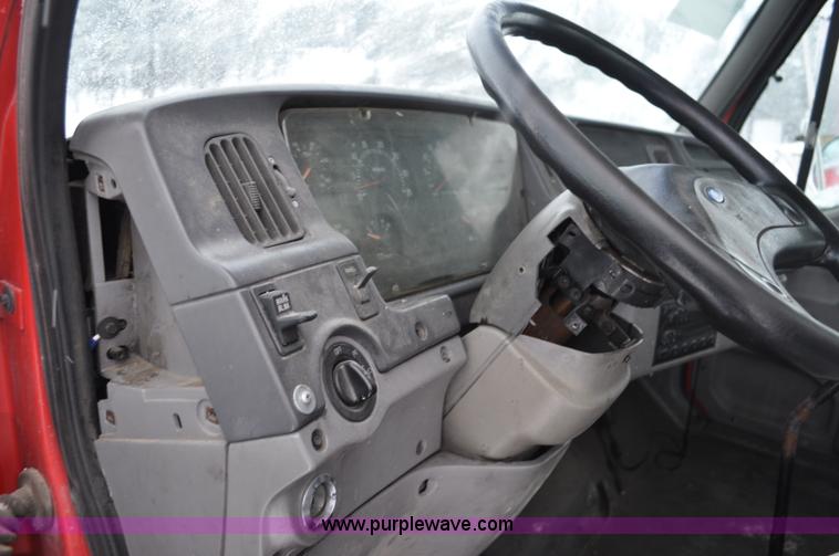 image for item G7101 1997 Ford L8513 Louisville 113
