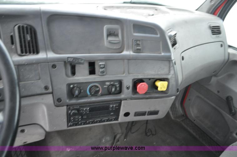 image for item G7101 1997 Ford L8513 Louisville 113