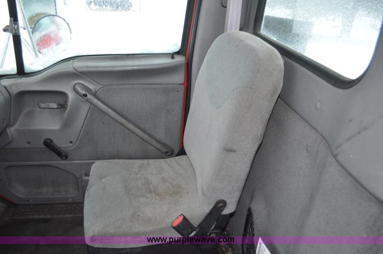 image for item G7101 1997 Ford L8513 Louisville 113