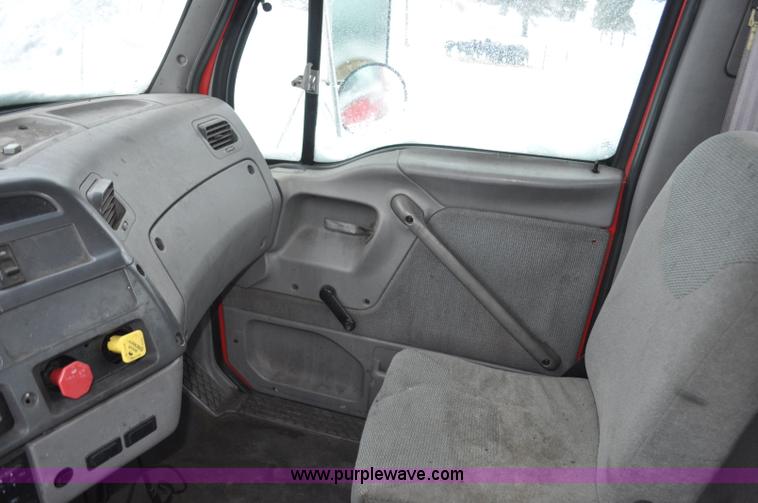 image for item G7101 1997 Ford L8513 Louisville 113