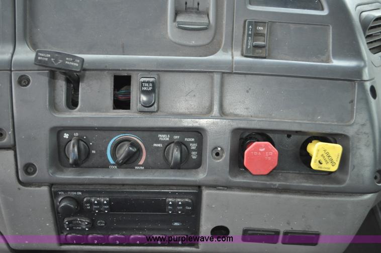 image for item G7101 1997 Ford L8513 Louisville 113