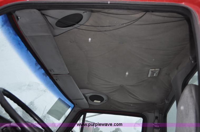 image for item G7101 1997 Ford L8513 Louisville 113