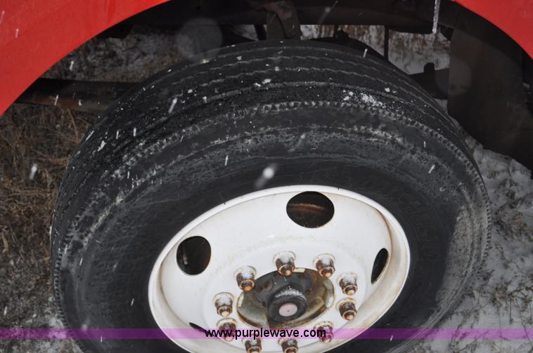 image for item G7101 1997 Ford L8513 Louisville 113