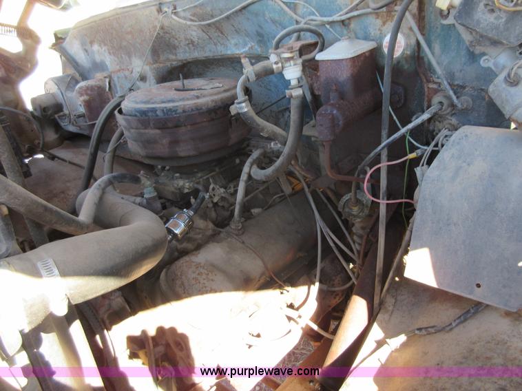 image for item I1919 1976 GMC 6500 crane truck