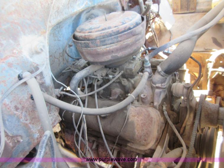 image for item I1919 1976 GMC 6500 crane truck