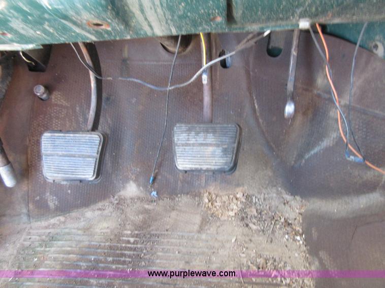 image for item I1919 1976 GMC 6500 crane truck