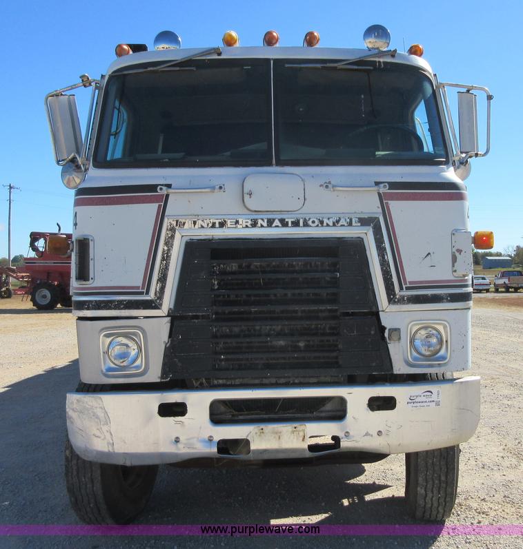 image for item I1923 1979 International Transtar II semi truck