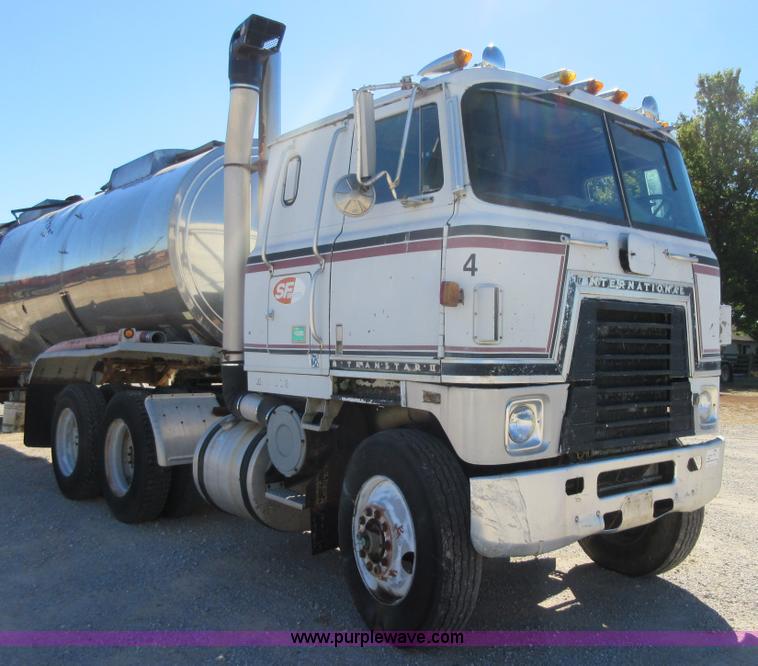 image for item I1923 1979 International Transtar II semi truck