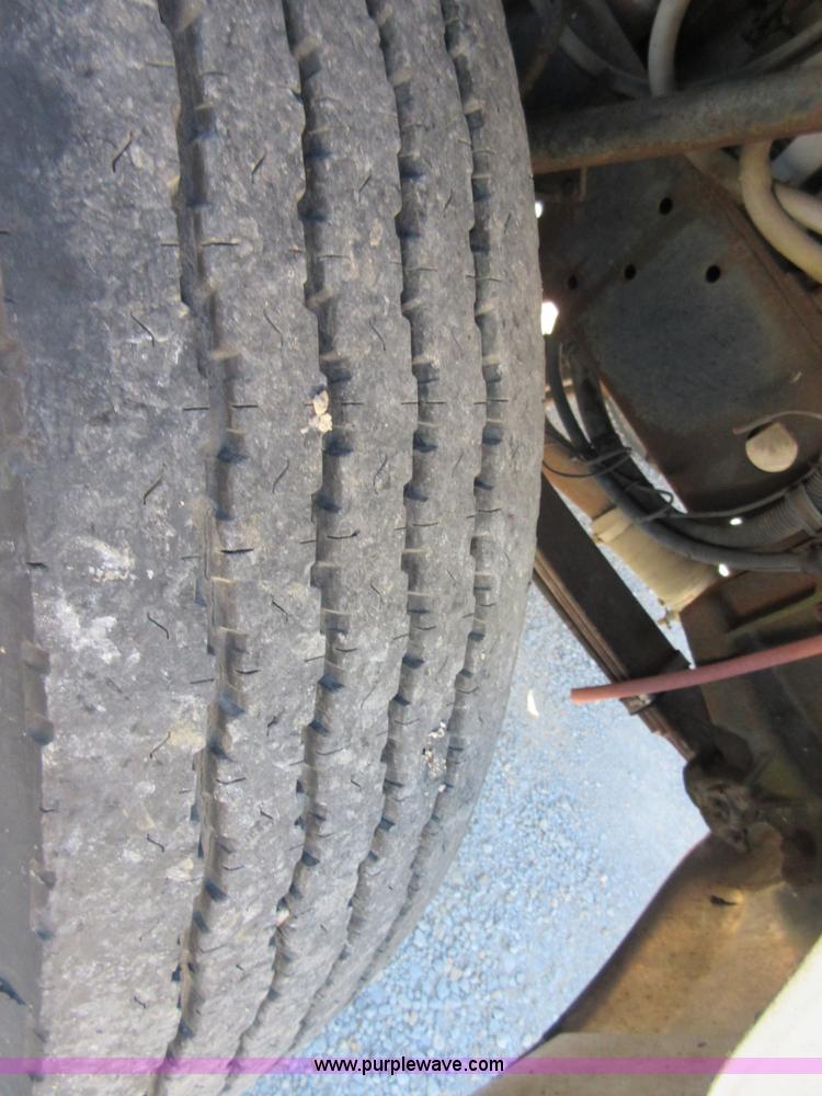 image for item I1923 1979 International Transtar II semi truck