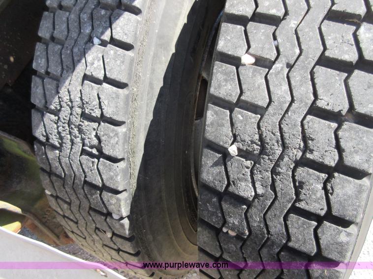 image for item I1923 1979 International Transtar II semi truck