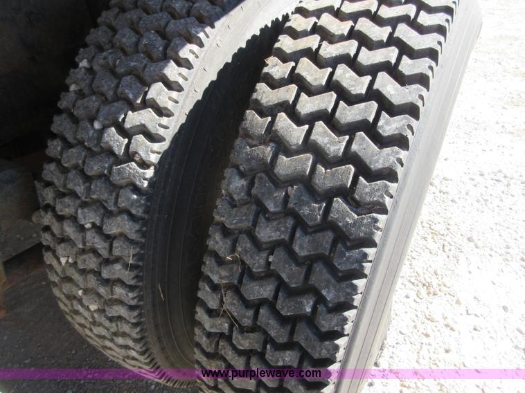 image for item I1923 1979 International Transtar II semi truck