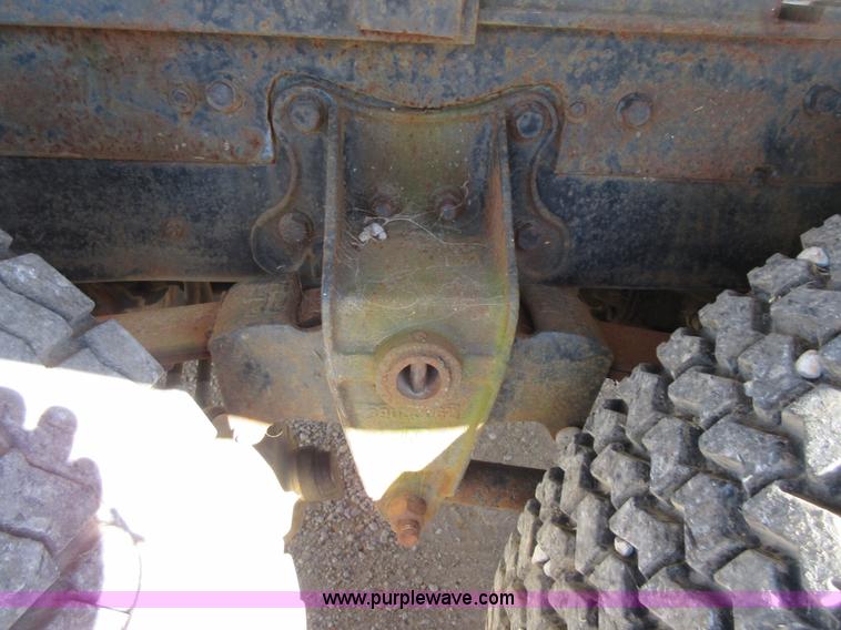 image for item I1923 1979 International Transtar II semi truck