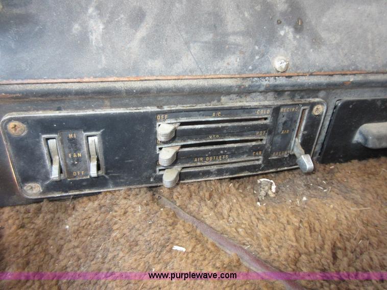 image for item I1923 1979 International Transtar II semi truck