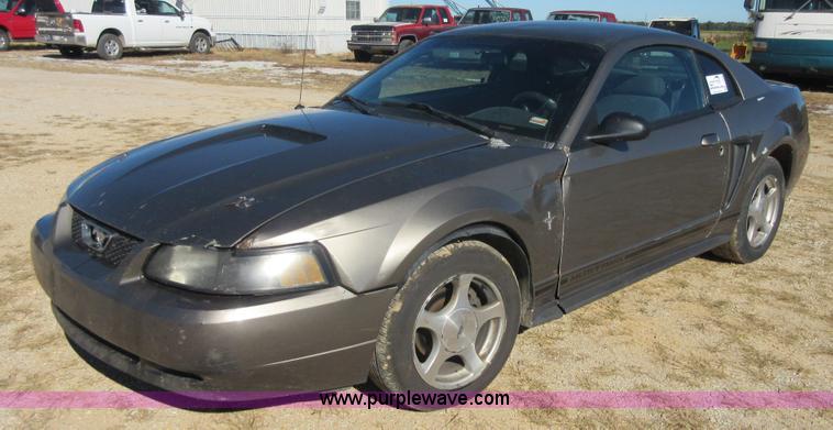 image for item I1930 2001 Ford Mustang