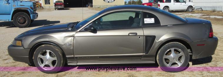 image for item I1930 2001 Ford Mustang