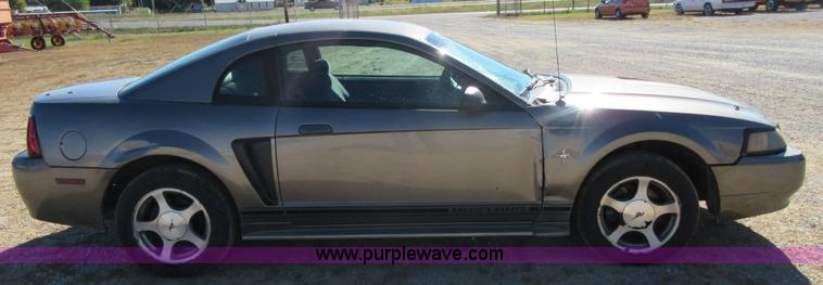 image for item I1930 2001 Ford Mustang