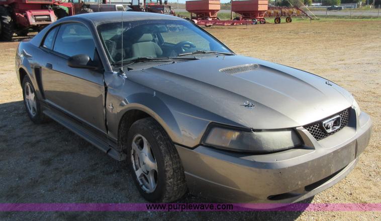 image for item I1930 2001 Ford Mustang