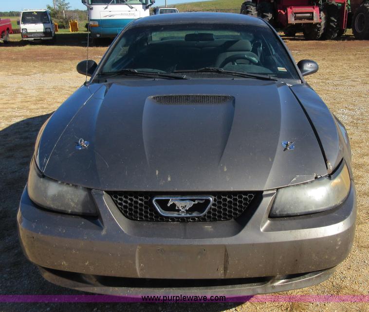 image for item I1930 2001 Ford Mustang