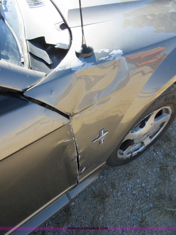 image for item I1930 2001 Ford Mustang