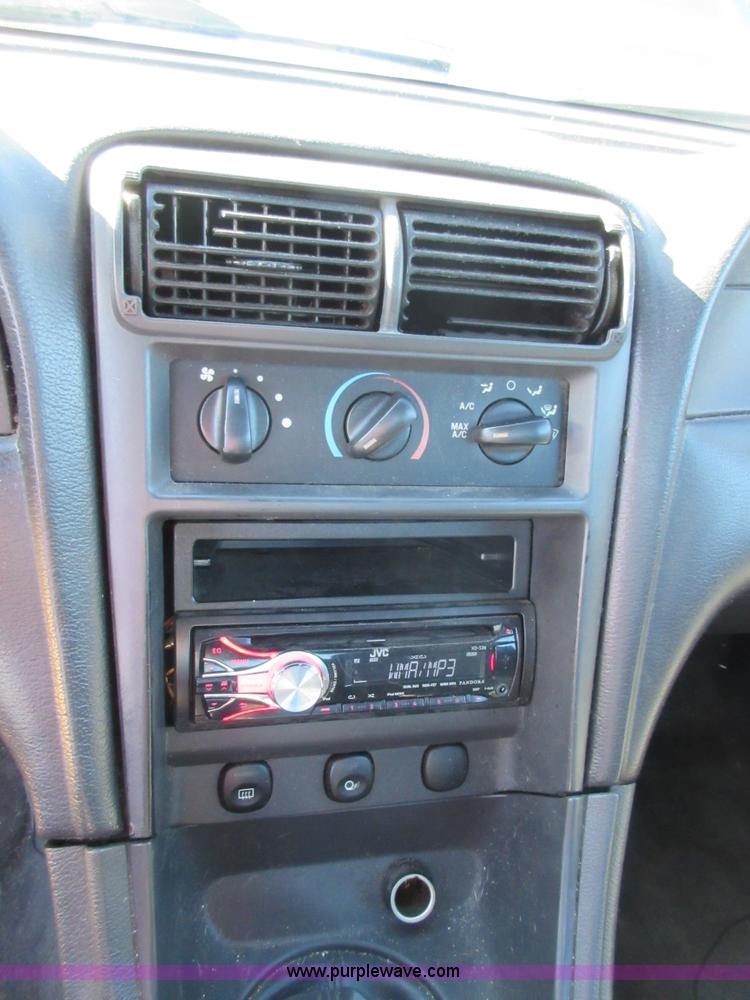 image for item I1930 2001 Ford Mustang