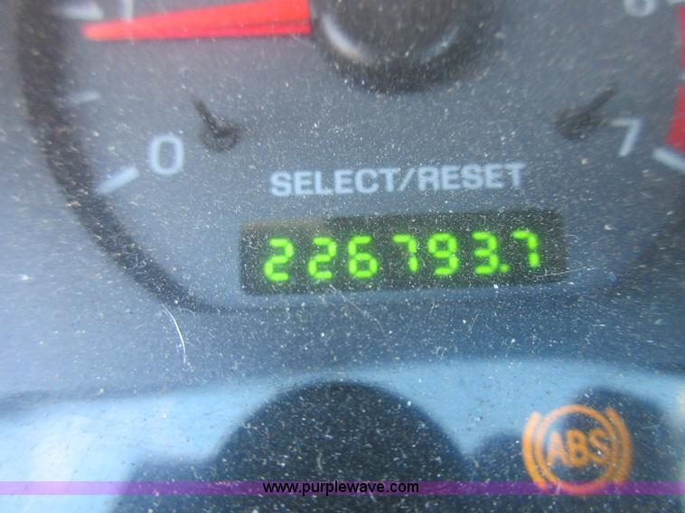 image for item I1930 2001 Ford Mustang