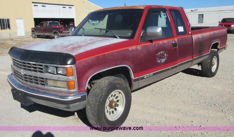 image for item I1934 1989 Chevrolet 1500 Ext. Cab pickup truck
