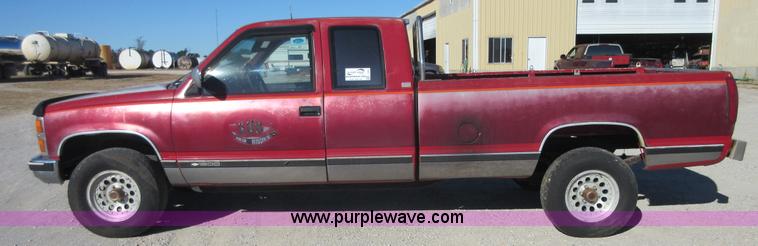 image for item I1934 1989 Chevrolet 1500 Ext. Cab pickup truck