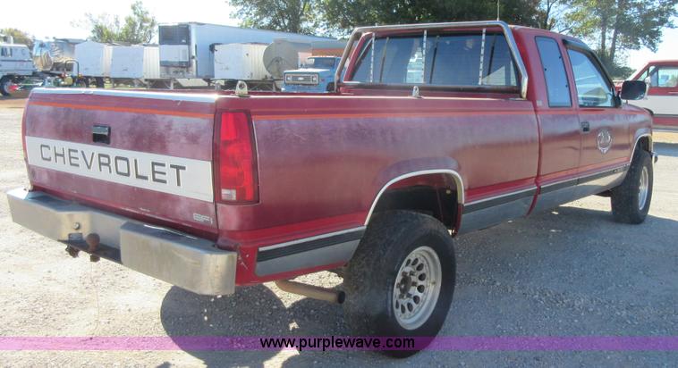 image for item I1934 1989 Chevrolet 1500 Ext. Cab pickup truck