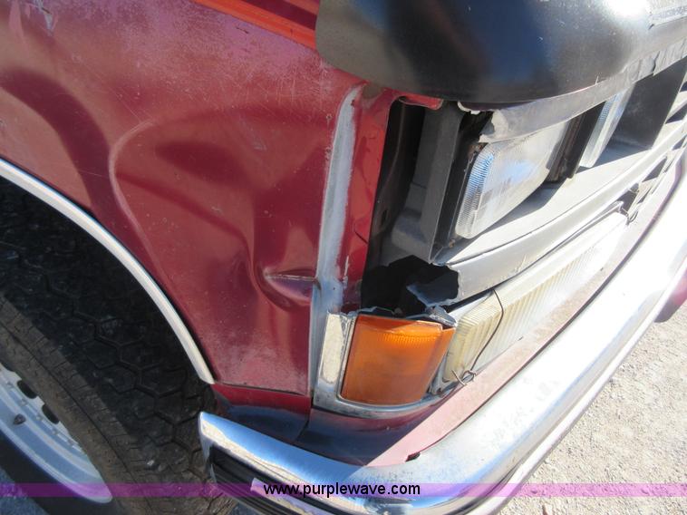 image for item I1934 1989 Chevrolet 1500 Ext. Cab pickup truck