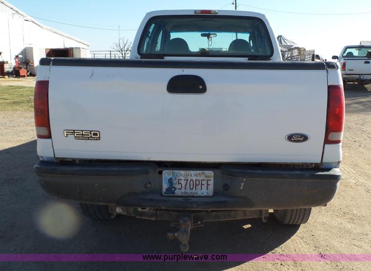 image for item J1298 2005 Ford F350 Super Duty XL Crew Cab pickup truck
