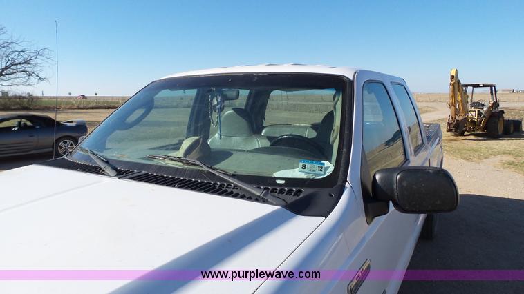 image for item J1298 2005 Ford F350 Super Duty XL Crew Cab pickup truck