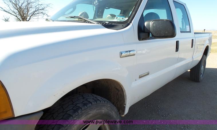 image for item J1298 2005 Ford F350 Super Duty XL Crew Cab pickup truck