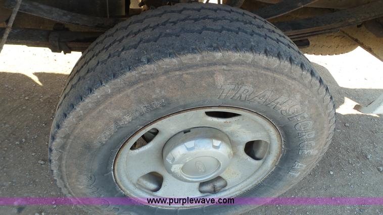 image for item J1298 2005 Ford F350 Super Duty XL Crew Cab pickup truck