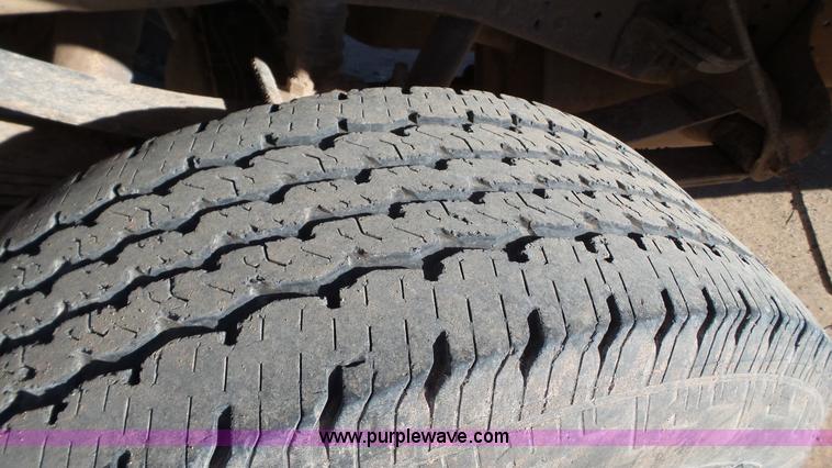 image for item J1298 2005 Ford F350 Super Duty XL Crew Cab pickup truck