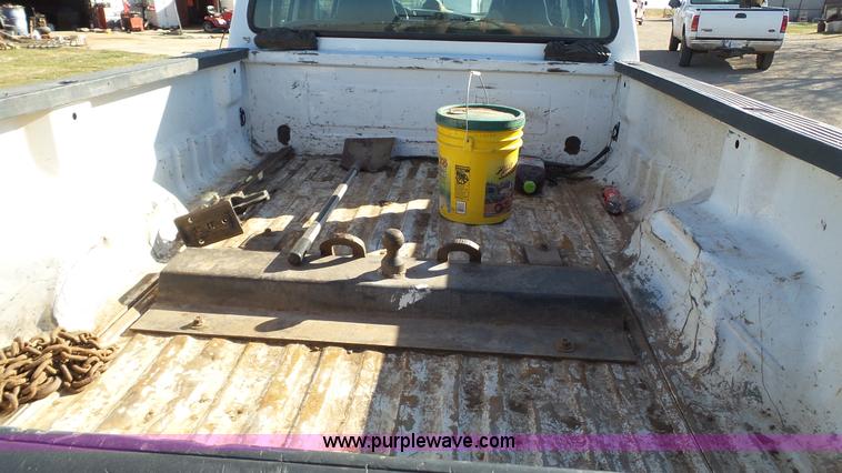 image for item J1298 2005 Ford F350 Super Duty XL Crew Cab pickup truck