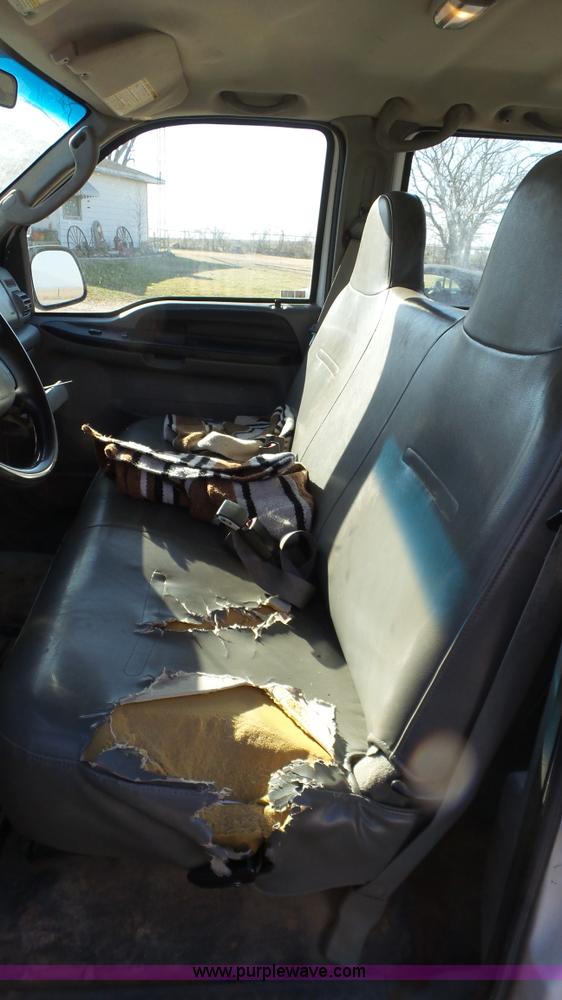 image for item J1298 2005 Ford F350 Super Duty XL Crew Cab pickup truck