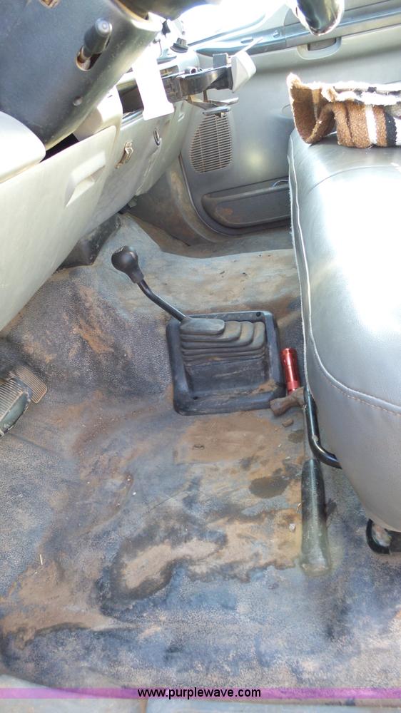 image for item J1298 2005 Ford F350 Super Duty XL Crew Cab pickup truck