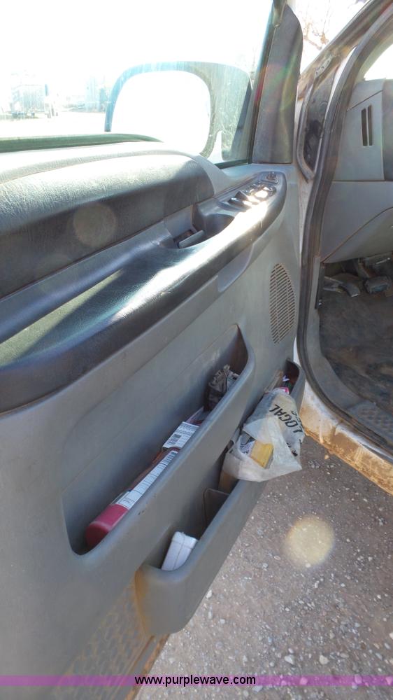 image for item J1298 2005 Ford F350 Super Duty XL Crew Cab pickup truck