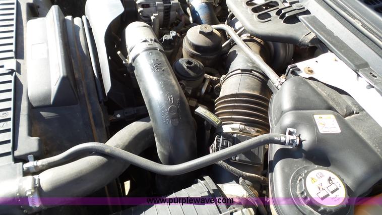 image for item J1298 2005 Ford F350 Super Duty XL Crew Cab pickup truck