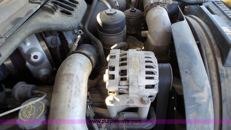 image for item J1299 2005 Ford F350 Super Duty XLT Crew Cab pickup truck