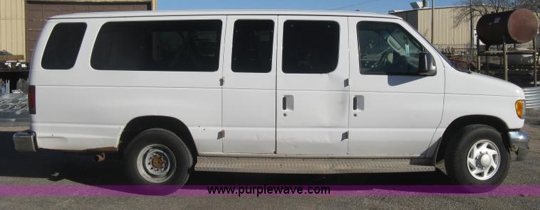 image for item J2913 2003 Ford E350 Super Duty XLT Extended van