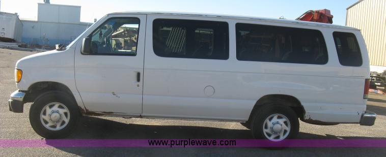image for item J2913 2003 Ford E350 Super Duty XLT Extended van