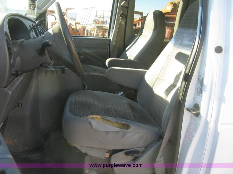 image for item J2913 2003 Ford E350 Super Duty XLT Extended van