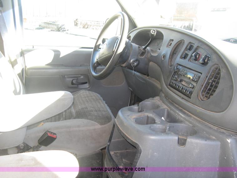 image for item J2913 2003 Ford E350 Super Duty XLT Extended van