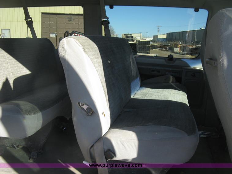 image for item J2913 2003 Ford E350 Super Duty XLT Extended van