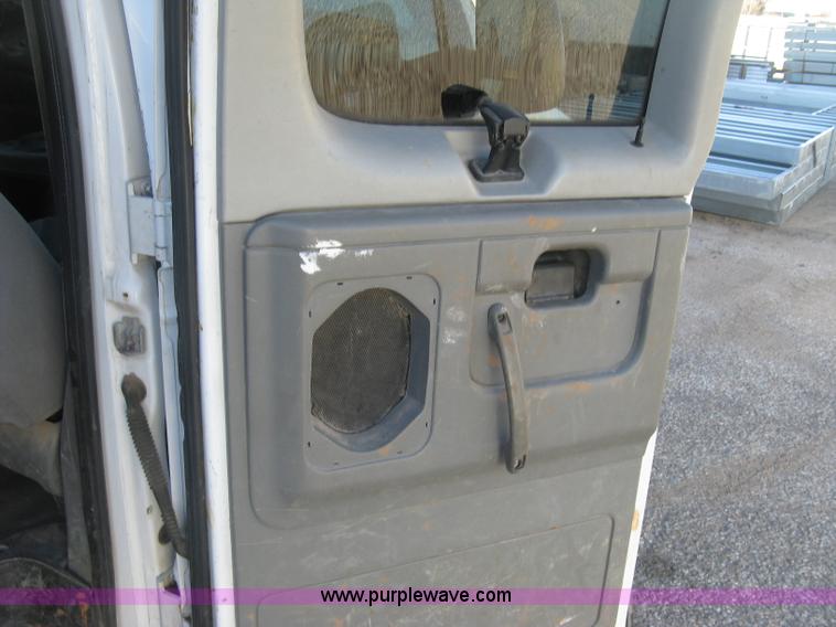 image for item J2913 2003 Ford E350 Super Duty XLT Extended van