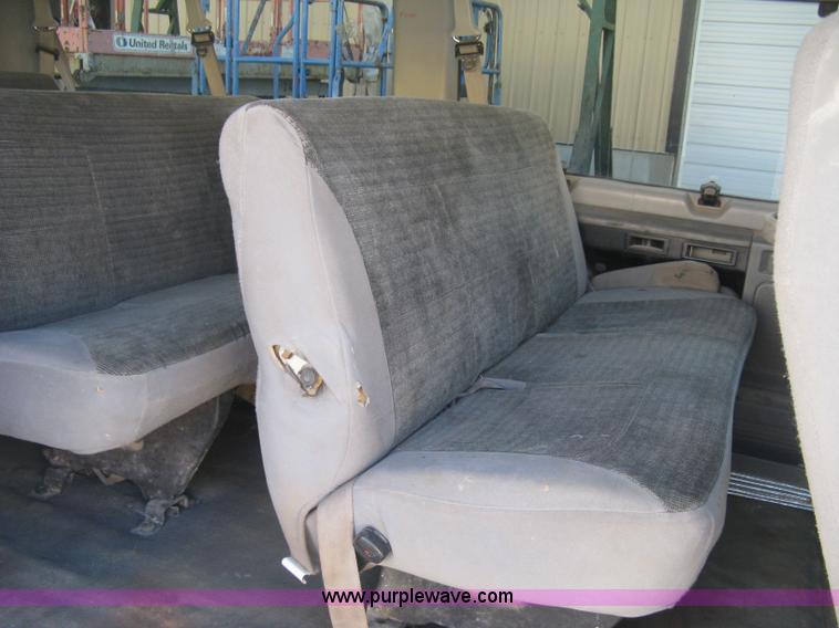 image for item J2913 2003 Ford E350 Super Duty XLT Extended van