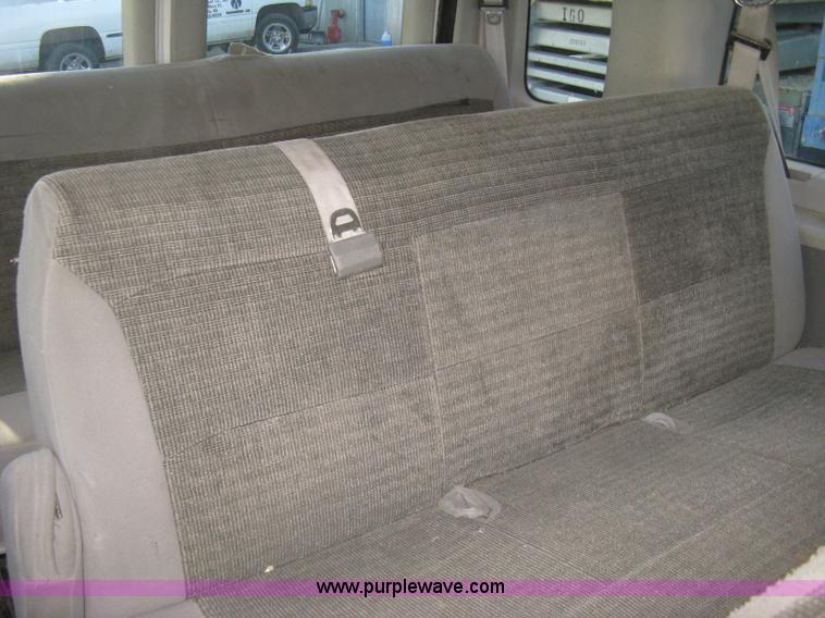 image for item J2913 2003 Ford E350 Super Duty XLT Extended van