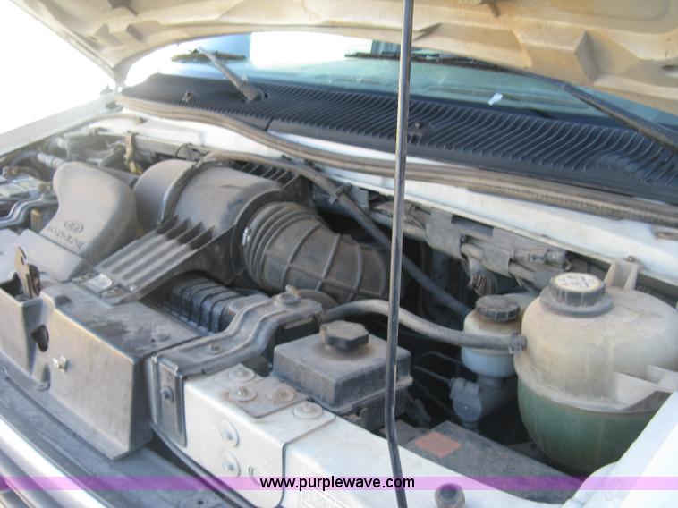 image for item J2913 2003 Ford E350 Super Duty XLT Extended van