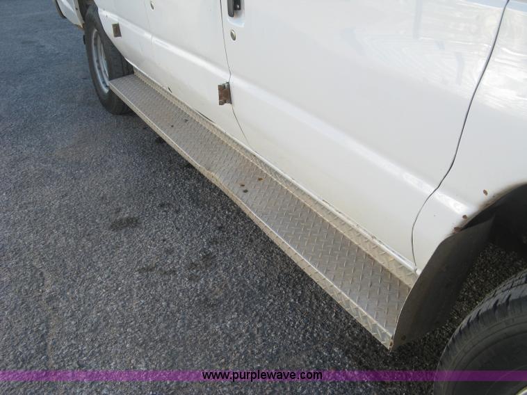 image for item J2913 2003 Ford E350 Super Duty XLT Extended van